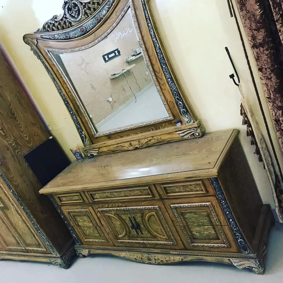 Al Thahani Used Furniture Buildeey